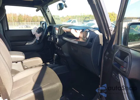 2017 Jeep Wrangler Sahara 4X4 z USA, uszkodzony, nr VIN 1C4AJWBGXHL511384